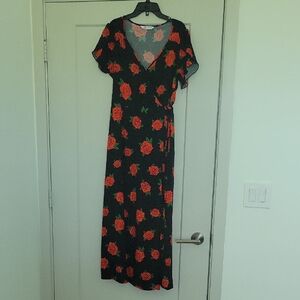 Cupshe Black Maxi Dress with Red Rose Print